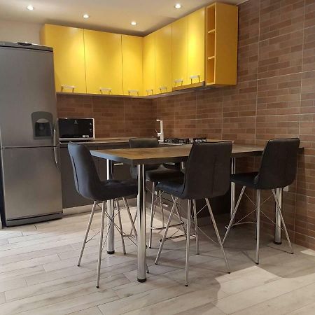 Apartman Sevilya Кострена Екстериор снимка
