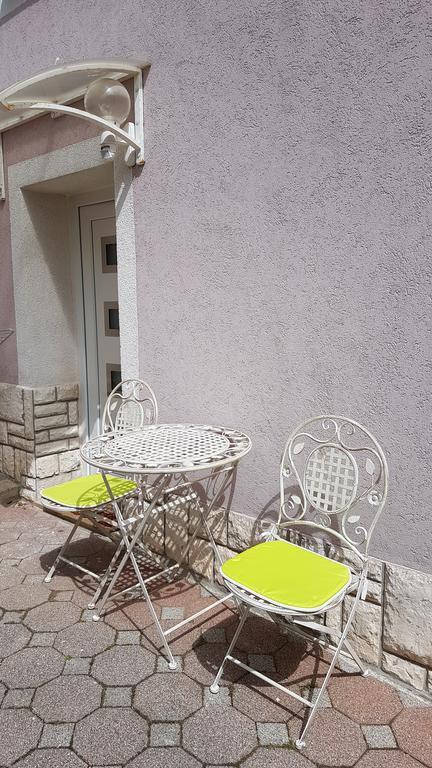 Apartman Sevilya Кострена Екстериор снимка