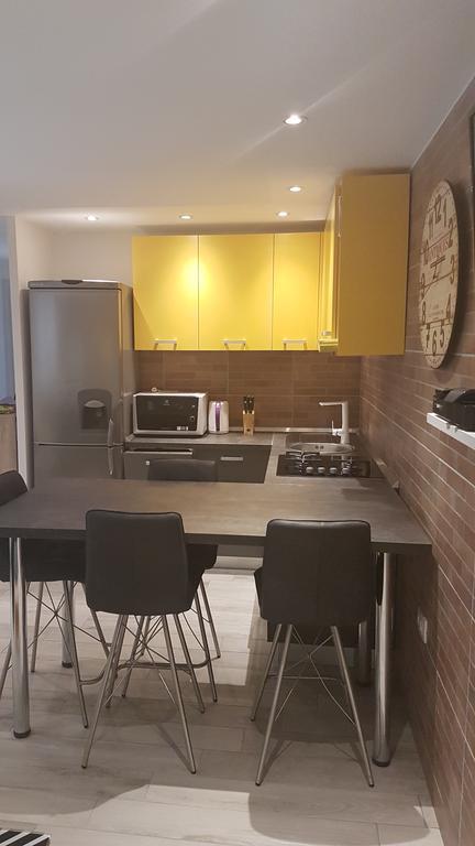 Apartman Sevilya Кострена Екстериор снимка
