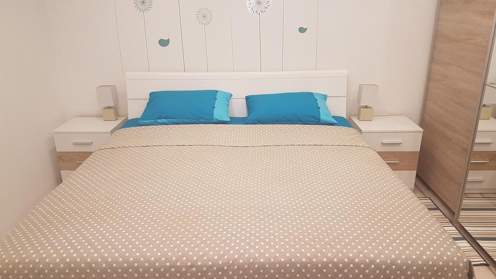 Apartman Sevilya Кострена Екстериор снимка
