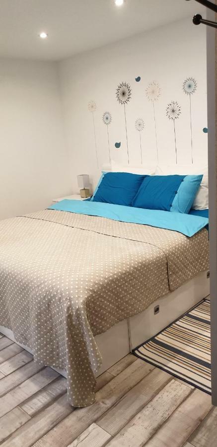 Apartman Sevilya Кострена Екстериор снимка