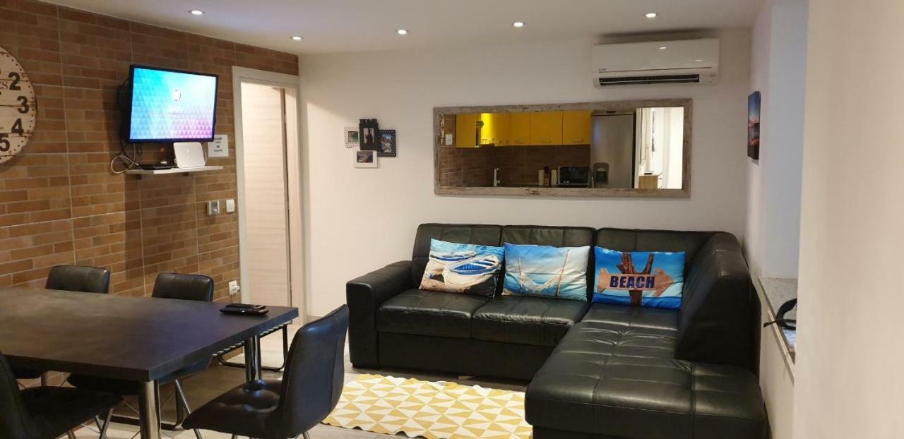 Apartman Sevilya Кострена Екстериор снимка